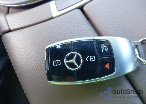 2018 Mercedes-Benz E 300 from USA, damaged, VIN WDDZF4JBXJA331893